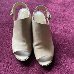 Women size 9 sandals